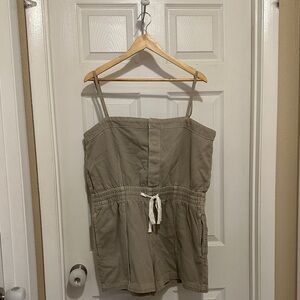 NWOT, Universal Thread Beige Romper